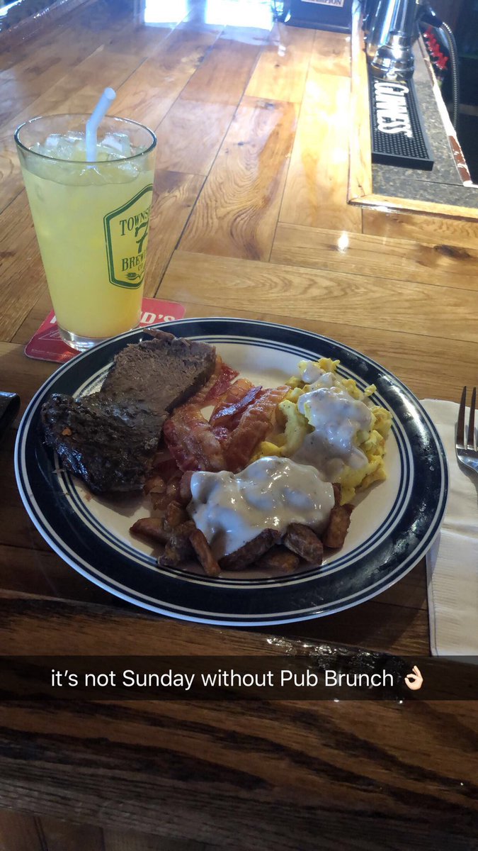 SammyReichert's tweet image. some #PubBrunch at the @PubRiver to start the day and then some football! #WildCardWeekend