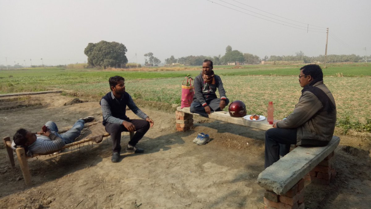 mausagar99's tweet photo. आज अपने साइट(पर्यावरण संरक्षण केंद्र) पर पौधारोपण का छोटा आयोजन किया गया. अतिथि गणों में रामकेश सर, विजय सर, अरुण सर और पुरूषार्थ अंकल जी, आप लोगों ने आकर मेरा मान बढ़ा दिया. 🙏🙏
सहयोग - समीर, पवन और रमेश. #MakingSite #Plantation #ConservationWork #KRSNature https://t.co/AI5cHwmHtG