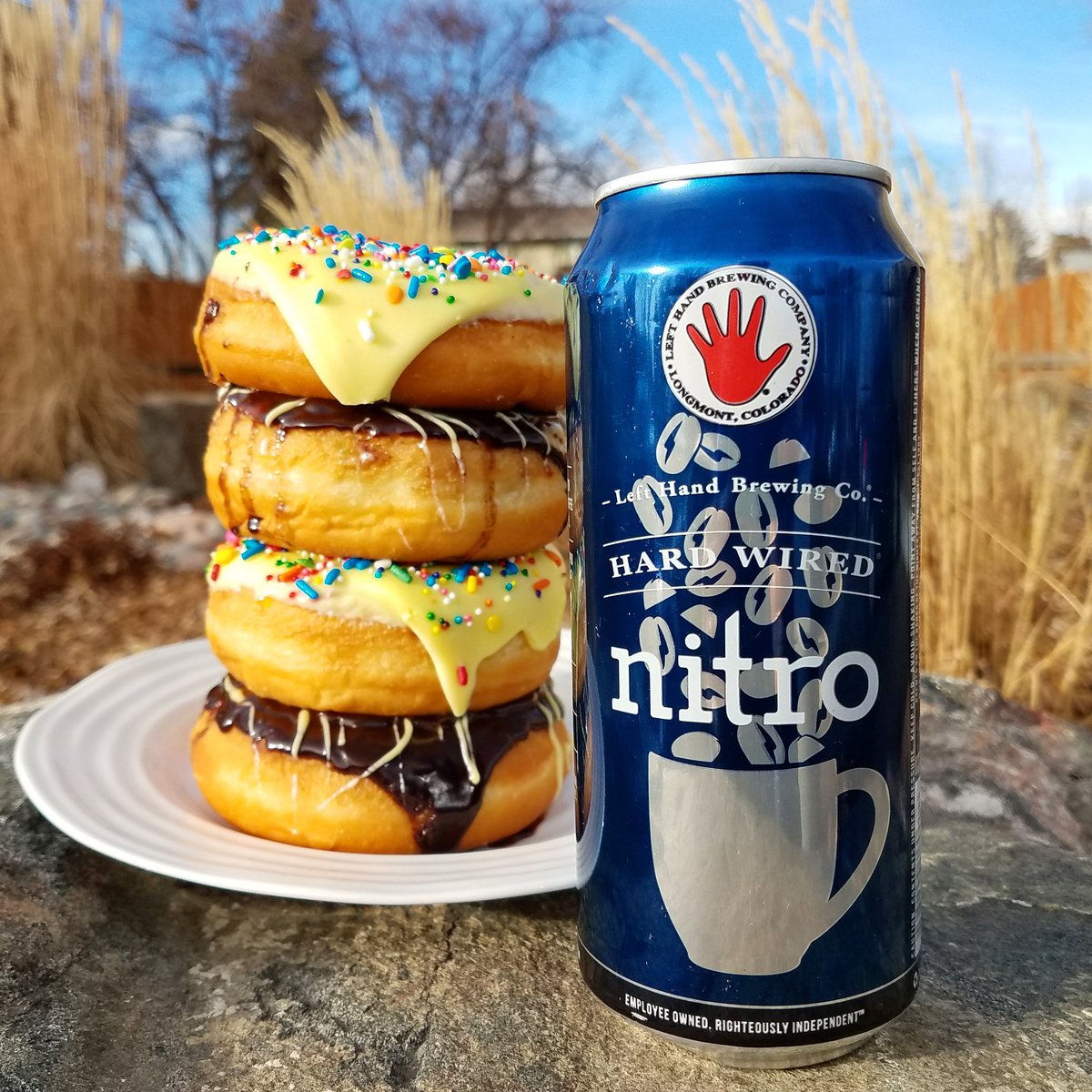 LeftHandBrewing's tweet photo. 'Cause we're Hard Wired to love donuts. ☕🍩🍺
#LeftHandBrewing #HardWiredNitro #CoffeePorter #AmericasNitro #Coffee #Donuts #Brunch https://t.co/8hU8INRcja