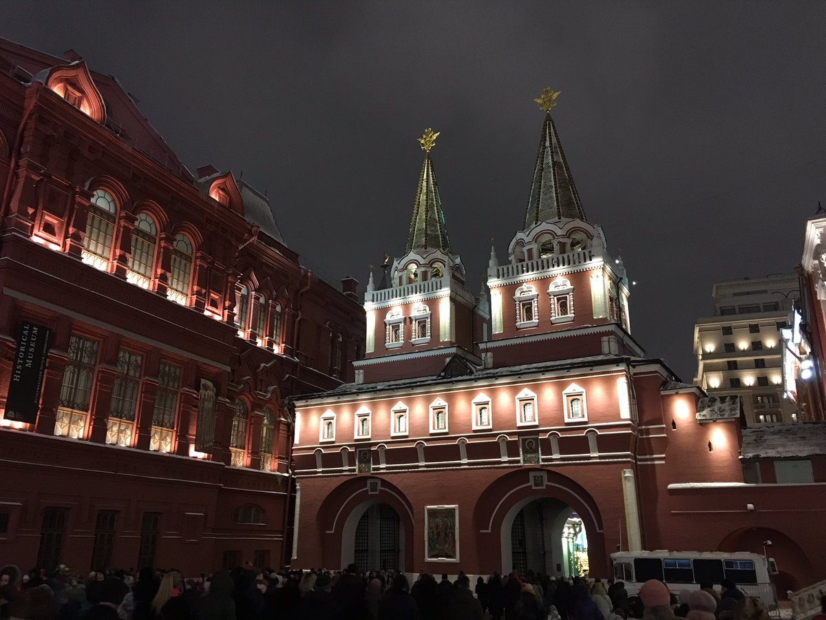 SholaJadi's tweet photo. #NewYear celebrations in #Moscow #Russia https://t.co/yI22W5d3B4