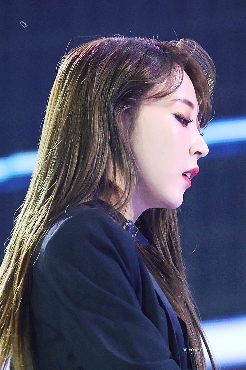 BE_YOUR_SIDE's tweet photo. 190105 골든디스크 문별(4)

GOD GOD GOD
(신에게는.. 아직 1500장의 골디갓굴 사진이 남아있읍니다.. 천천히 올리도록 하겠습니다😉)

#문별 #마마무 https://t.co/B1TNtjgNA7