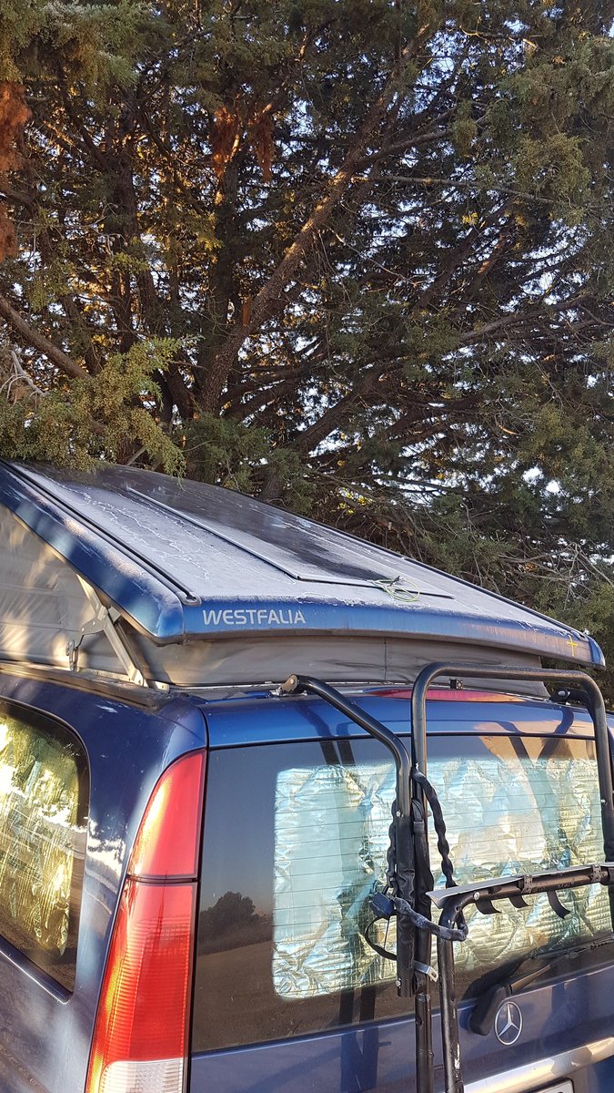 Pues  ha amanecido a buena temperatura en #Arévalo #Ávila #enfurgomolamas #furgovw  #Eberspacher 😍🤣