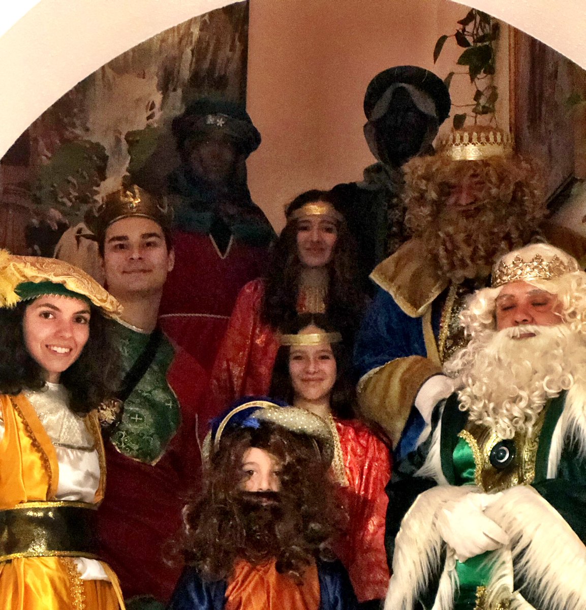 SdeCalatrava's tweet photo. Noche de Reyes 👑👑👑@ZamoraViana @rmartinezb @VivaJaen @CGSantiagodeCva @Jaen24h @HoraJaen https://t.co/23TZfyPZJz