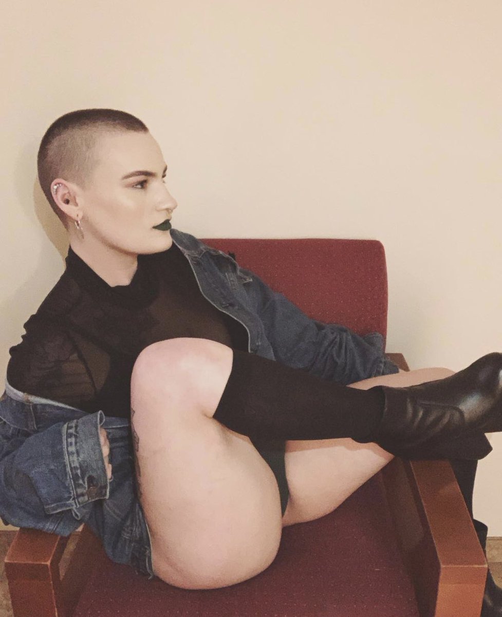venus_delicious's tweet photo. Somebody call Vogue. #sexworker #escort #sexy #kinky #footfetish #sluttygirls https://t.co/KUkw1ly9Wk