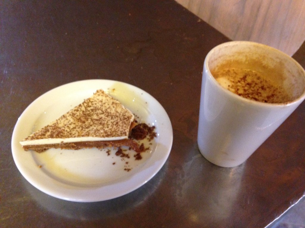 Sweet_Carrie007's tweet photo. Hot chocolate and tiramisu cake..... I clearly needed a sugar fix after all that pedalling. #firstrideoftheyear #yearoffitness @OPALlandegla https://t.co/aXkjJuDBoO