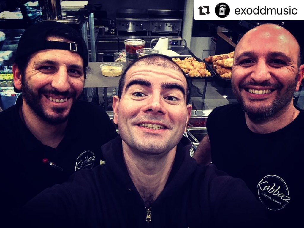 exoddmusic's tweet photo. Hier super check point avec @ProvockAsso pour notre #concert à @aixmaville chez @AssoAixQui , on a rendu visite à notre ami Vincent qui vient d'ouvrir son #restaurant #kabbaz 😍🥙🌮🌯🥗 C'est frais, beau et délicieux 😋☀️🗿☝️😘 #exodd #aixmaville #provock #rock #aixenprovence https://t.co/vPI4vGWQGn