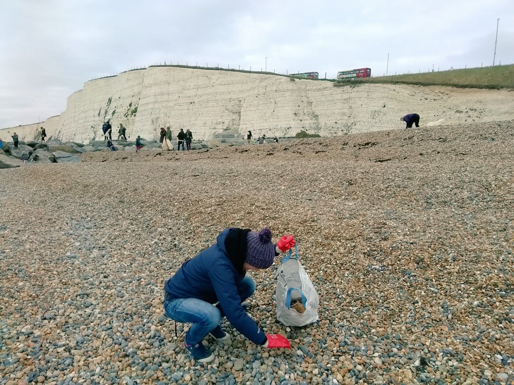 CPowellPhysio's tweet photo. Daily dose of squats completed whilst helping collect 64.5 kgs of litter at Silent disco beach clean with @deans_beach volunteers! 
 #everydayactivity #healthyspaces https://t.co/wB6RKwG2ql