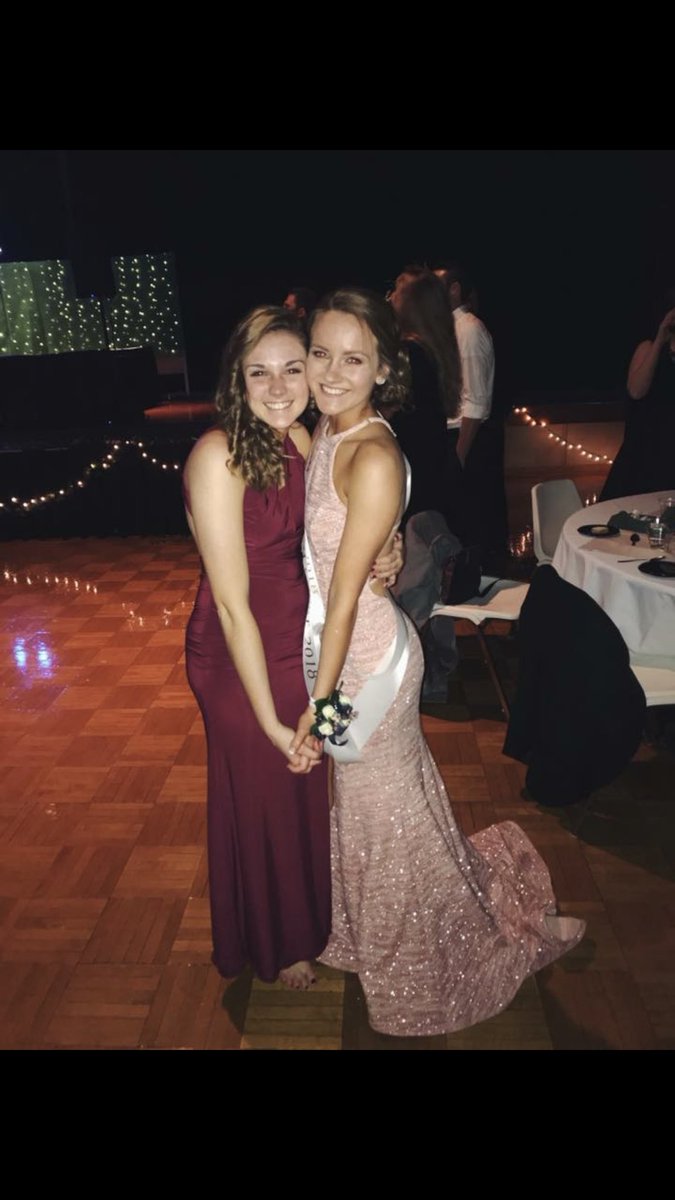 megannweber's tweet photo. Happy 18th Birthdag @linsey_turner !!🎈🎉 I hope you have a great day!!!!⚡️ https://t.co/k4J2mMQgWt