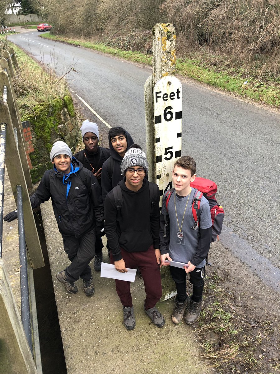 CSFOutdoorEd's tweet photo. A lovely afternoon for a walk around @EHKenilworth Castle for our @KHVIIISchool Yr 10 Bronze @DofE students. Impressive navigational skills shown by all. Big thanks to our fabulous staff and external volunteers for their help over the weekend. #KHVIIISpark https://t.co/8GUxA5et2n