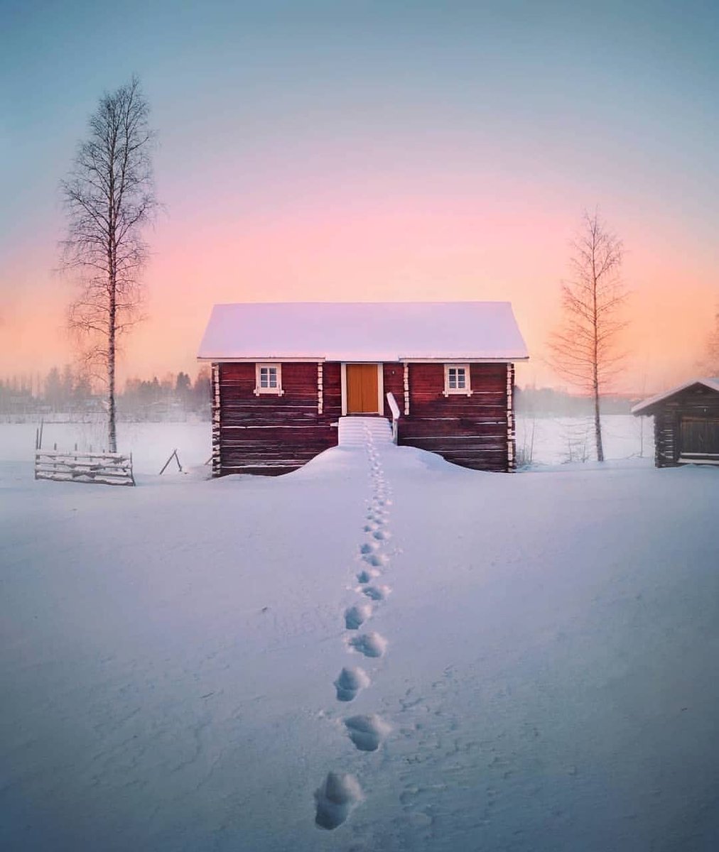 If you are on your way ~ #VisitLapland #WinterWonderland. #thisisFinland 📷 Essi Trautwein