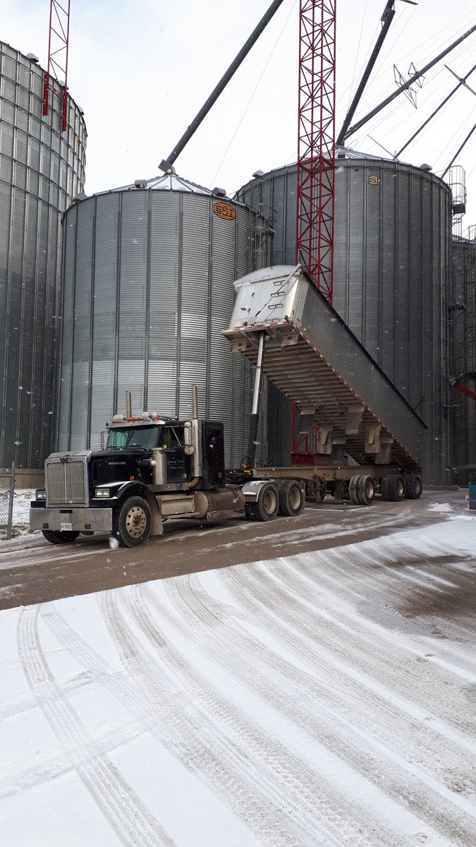 Last load in the pit for for #corn18 thanks to all our customers for a great year. All the best in 2019 to all.
#hallview #westernstar #stargate #gsi #grainelevator