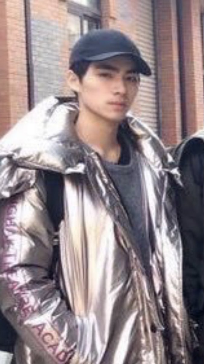 pikwanchu's tweet photo. WAIT I KNOW OF WHO XIAOJUN FUCKING REMINDS ME OF https://t.co/337uBeXwNp