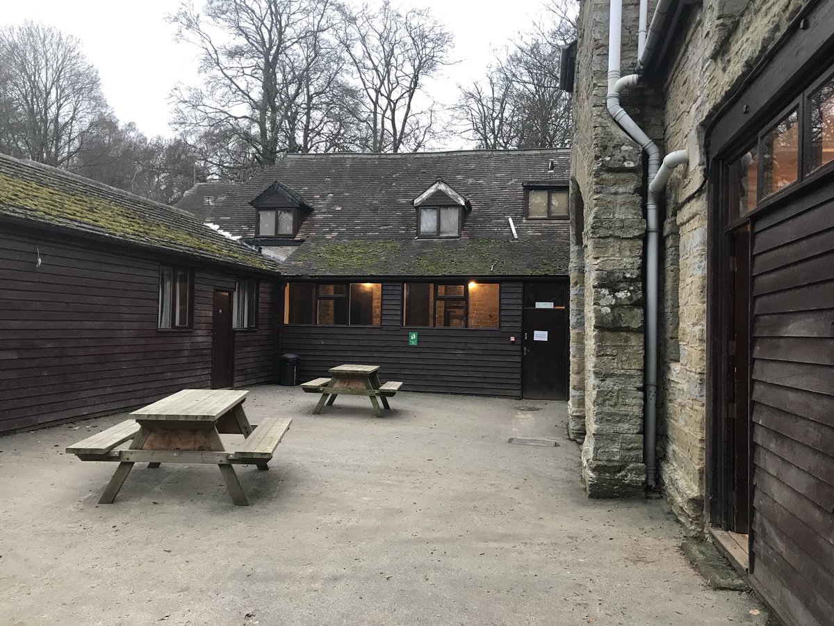 loubell_98's tweet photo. Back in Shropshire for a Rifles course... looks exactly the same as when I went back in Year 5... 12 years ago! 😱 #memories #throwback https://t.co/1fQhdxWUWs