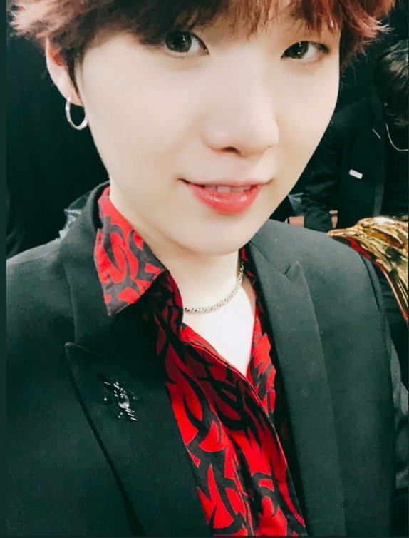 galacticjk's tweet photo. day 6 continued.
the last hobi selfie.
worldwide handsome blessed.
#sugaselca time omg.
and our cutie v really out there curing my stress and acne i love him.
we will always cheer for you @BTS_twt !
fighting!
💜 https://t.co/CvX7blzHRc