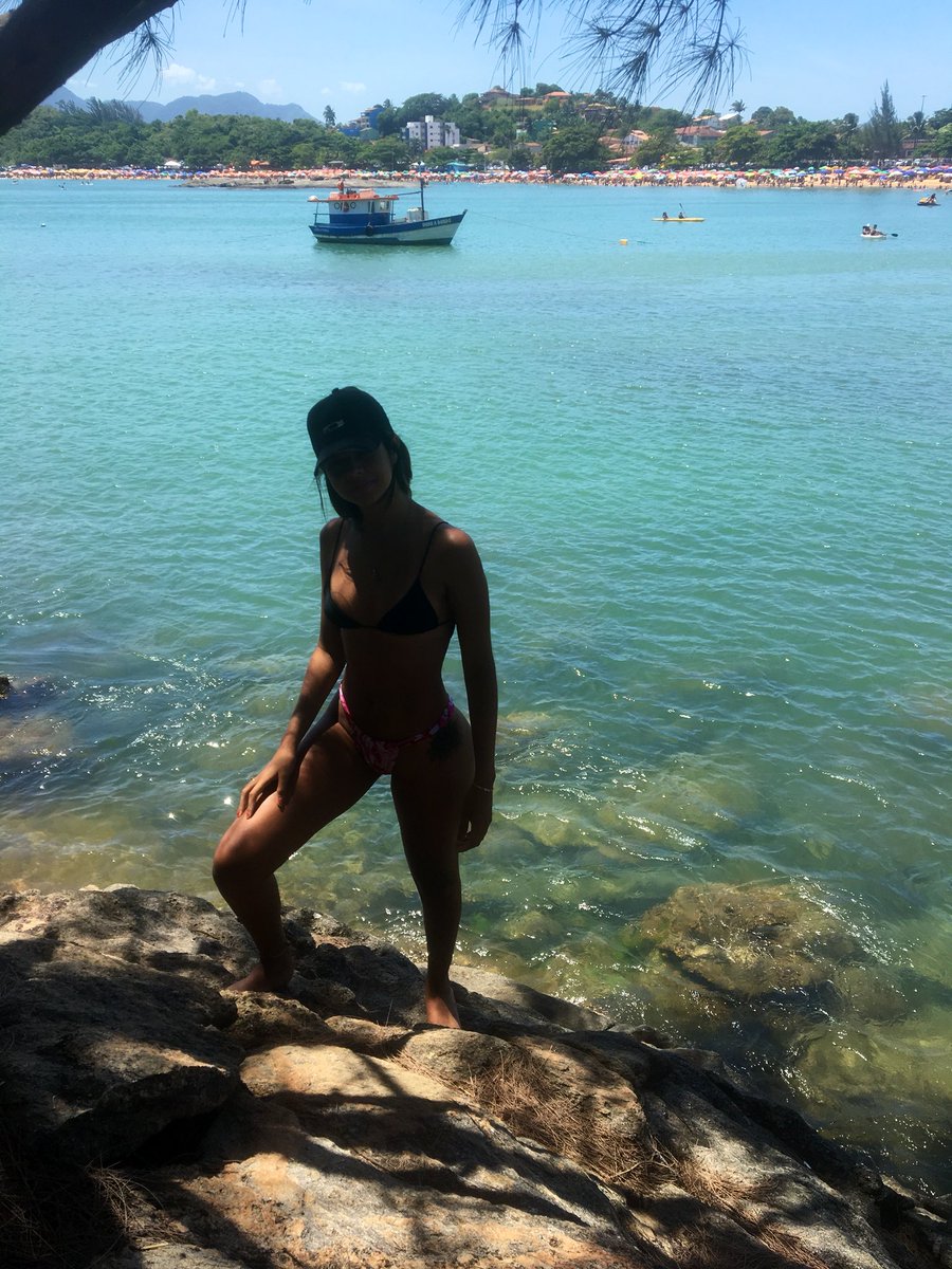 JaniceR21's tweet photo. O paraíso é um conto de fadas para pessoas com medo do escuro. 🌴☀️
#Setiba https://t.co/HywCyoAIdp
