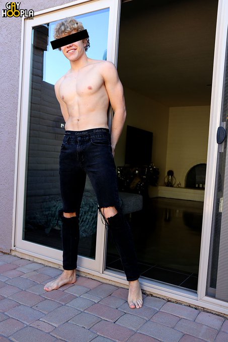 Just because...

#gay #gayhoopla #blonde #model https://t.co/P0YLYu0Q8I