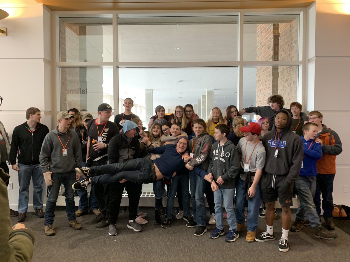 Megan70253143's tweet photo. Last day of Districts 2019 😭 #districts19 https://t.co/xZtXVboXBW