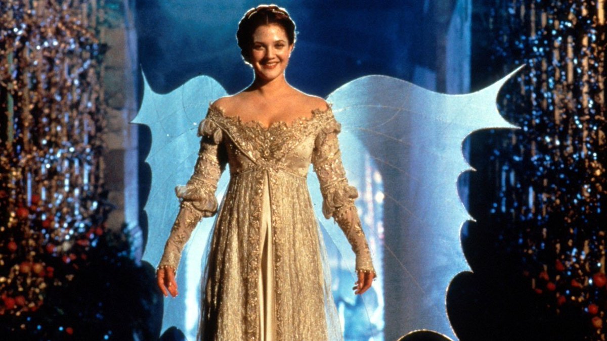 Today's outfit may look like a sparkly regency dress but it is actually the  Breathe dress worn by Drew Barrymore in the movie Ever After from 1998. It  was in the exhibit
