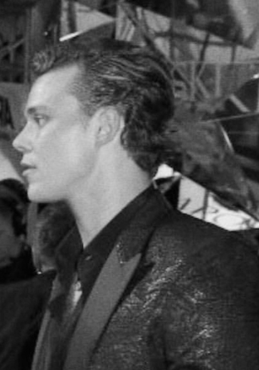 when i catch fire,
        and watch over you like the sun. ☀️