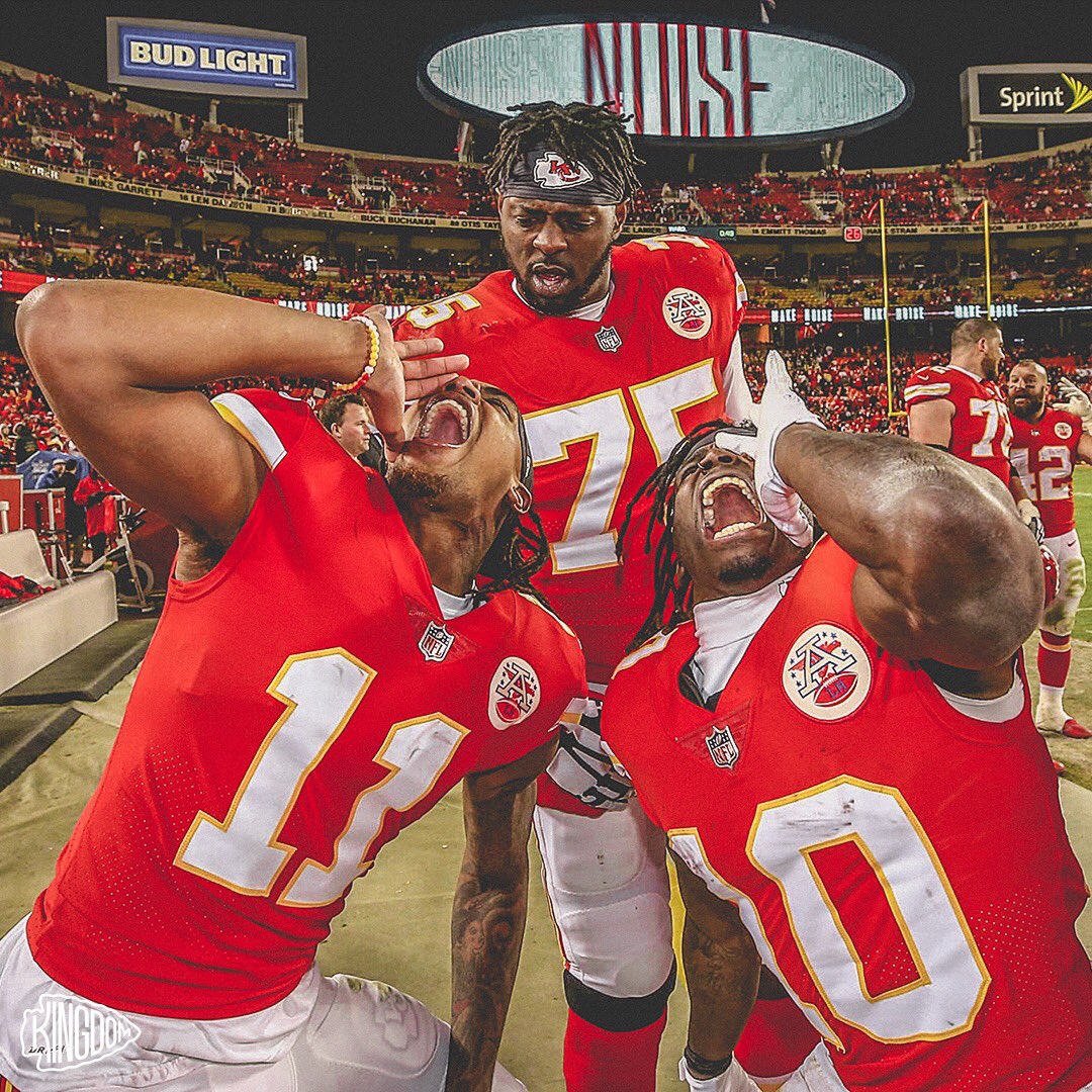 Chiefs's tweet photo. 🗣 CHIEEEEEFS! https://t.co/k222h4G1si
