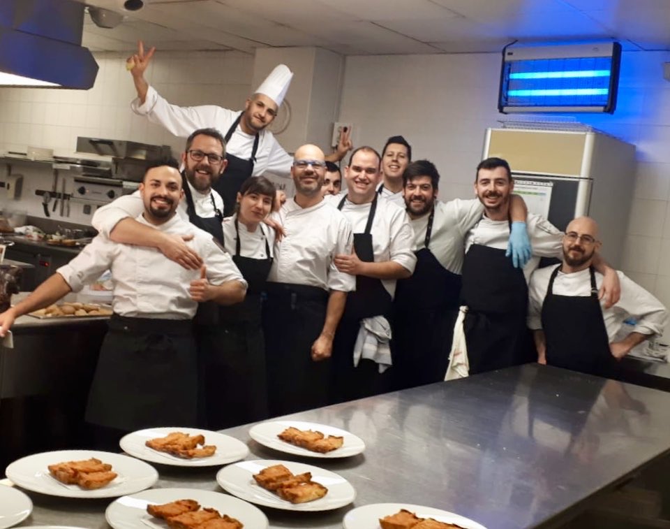 genfe's tweet photo. Hoy despedimos a nuestro querido Chef @MarcMallasen 

3 y medio años grandiosos llenos de aprendizaje, ilusión y esfuerzo

Te estimamos muchísimo 😘😘👋🏻 https://t.co/CBMuAG6bZY