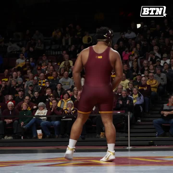 Convinced @GSteveson could make lifting boulders look easy.
Change our mind. @GopherWrestling @FloWrestling