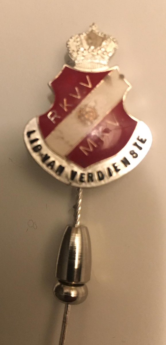 Tijdens de nieuwjaarsreceptie zijn ereleden Henri Oldeolthof en Jacob Walstra, lid van verdienste Rene Blom, Ciska Keller, Pieter Leijstra en Karin en André Soeverein in het zonnetje gezet door onze voorzitter Annegert Marinus. Harm Douwe Hitzert kreeg een mooie waarderingsspeld.