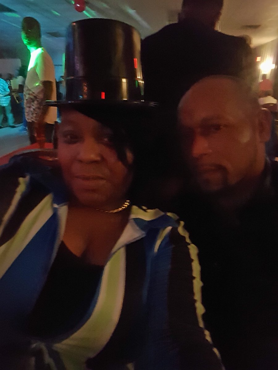 dj_steady's tweet photo. Happy New Years from Dj Steady and Dj Lady Gorgeous.......... Steady Entertainment...... https://t.co/kufyzJW26y