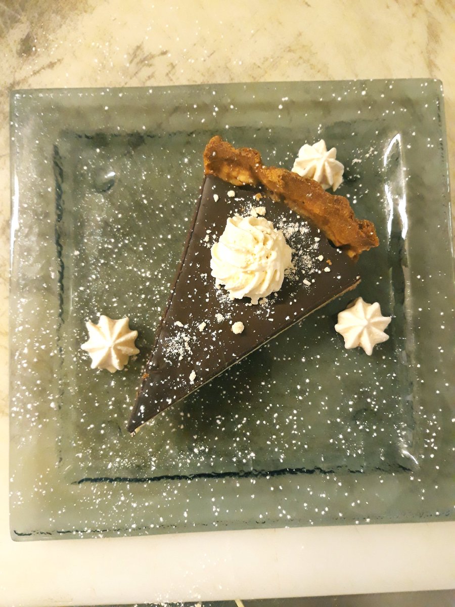 Katiewenman's tweet photo. Chocolate torte with meringue and baileys cream.
#workplace #SundayRoast #dessert https://t.co/p57ViZvyfm