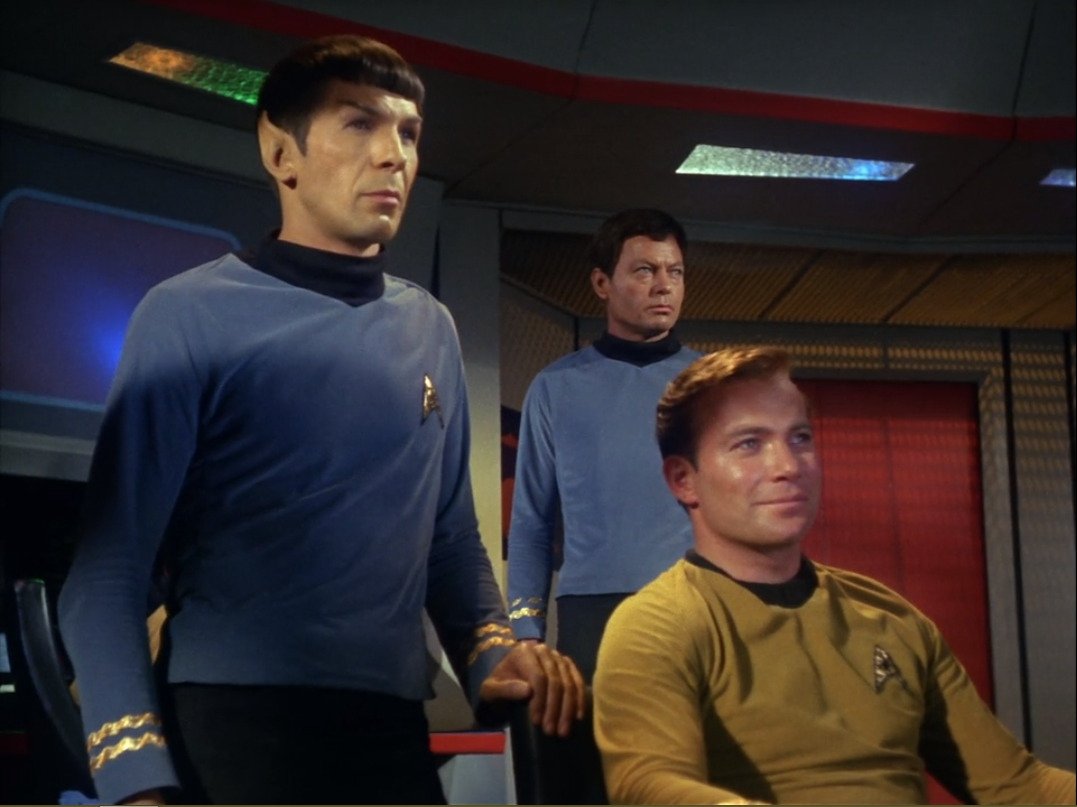 Карл урбан и крис пайн стартрек. Стартрек 2013. Стартрек реакции. Стартрек 1966 сулу. Стартрек 1966 костюмы.