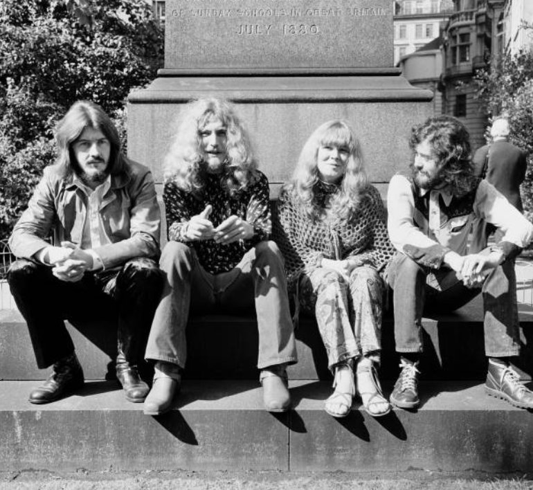 Happy birthday to sandy denny, my favorite member of led zeppelin 