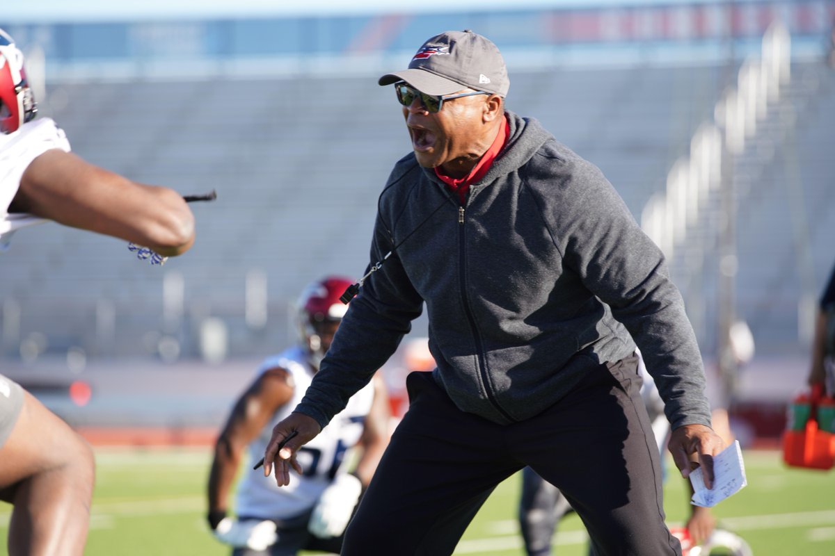 XFL Battlehawks Squadron (@battlehawksquad) on Twitter photo Updates from the <a href="/aafexpress/">Memphis Express</a> about training camp.
"Somebody’s been listening!" could be heard from HC Mike Singletary after LB Dale Warren made a spectacular play in coverage.
I can only imagine how good things are gonna look when the team head to Birmingham to beat the <a href="/aafiron/">Birmingham Iron</a> Updates from the <a href="/aafexpress/">Memphis Express</a> about training camp.
"Somebody’s been listening!" could be heard from HC Mike Singletary after LB Dale Warren made a spectacular play in coverage.
I can only imagine how good things are gonna look when the team head to Birmingham to beat the <a href="/aafiron/">Birmingham Iron</a>