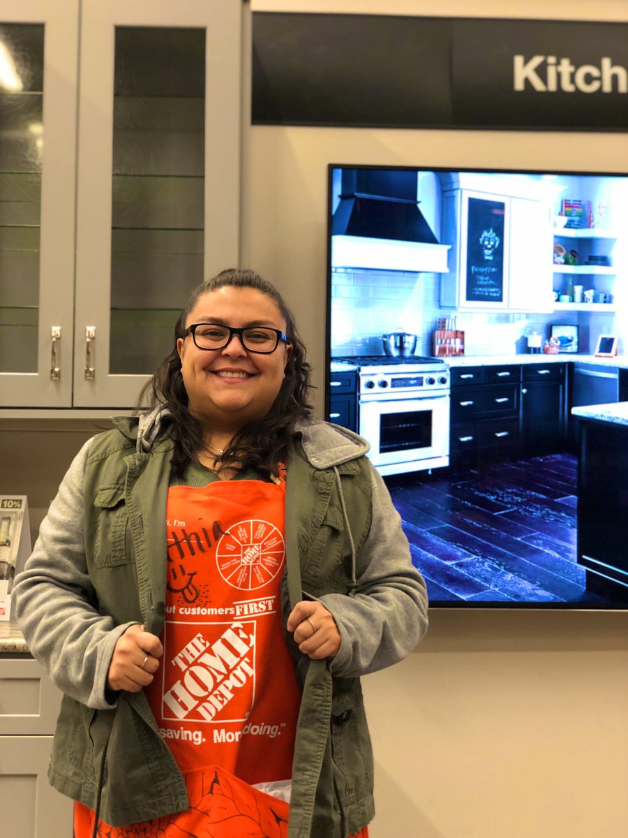 MichaelleMoreno's tweet photo. Cynthia sells a 15k perfect kitchen!! Awesome job girl!! 💯👌🏽 @r_zubia @HomeDepot0522 @raquelrr34 https://t.co/EEpJXrmrCD