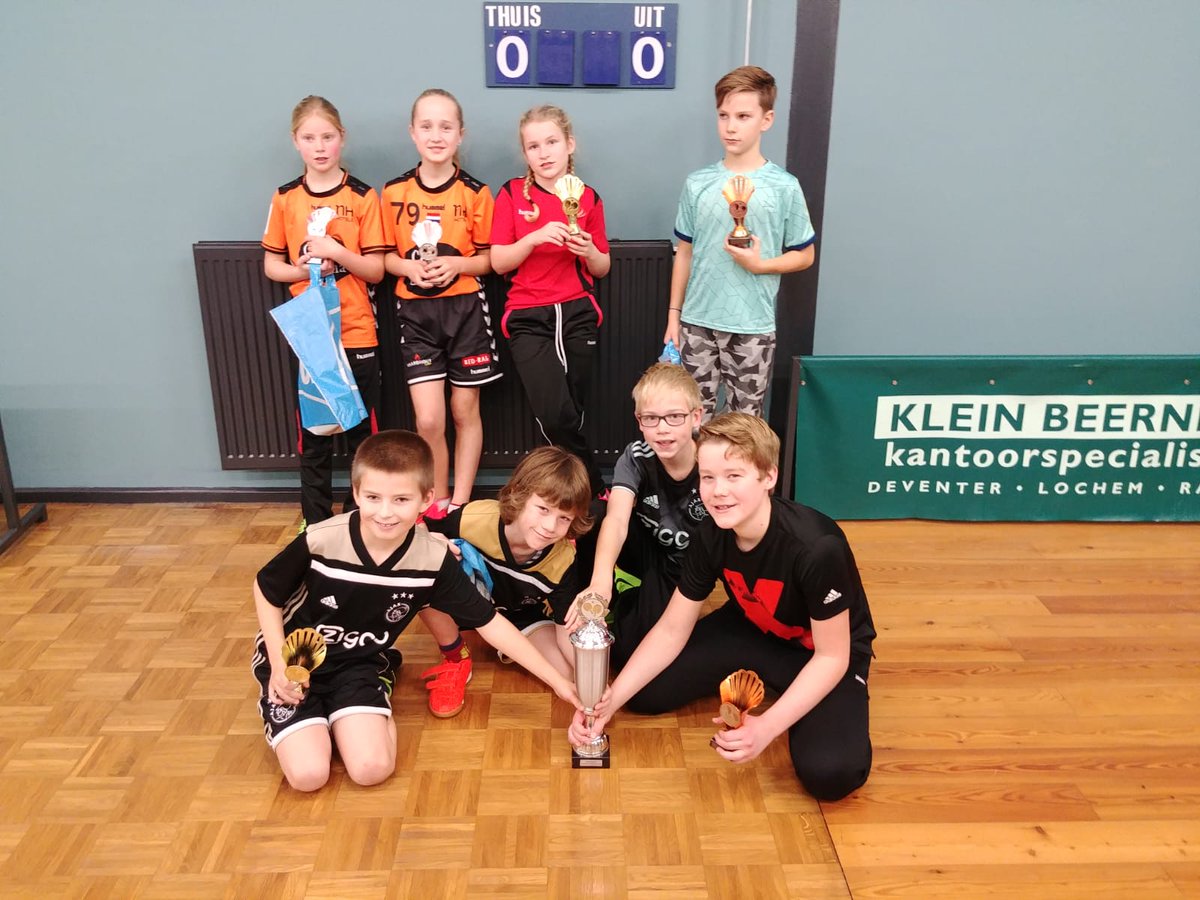 ttvwijhe's tweet photo. Matzerschool wint 46e editie Albert Heijn Scholierentoernooi tafeltennis in #Wijhe https://t.co/O5ZObmcw2u https://t.co/OZU1j8GKAX