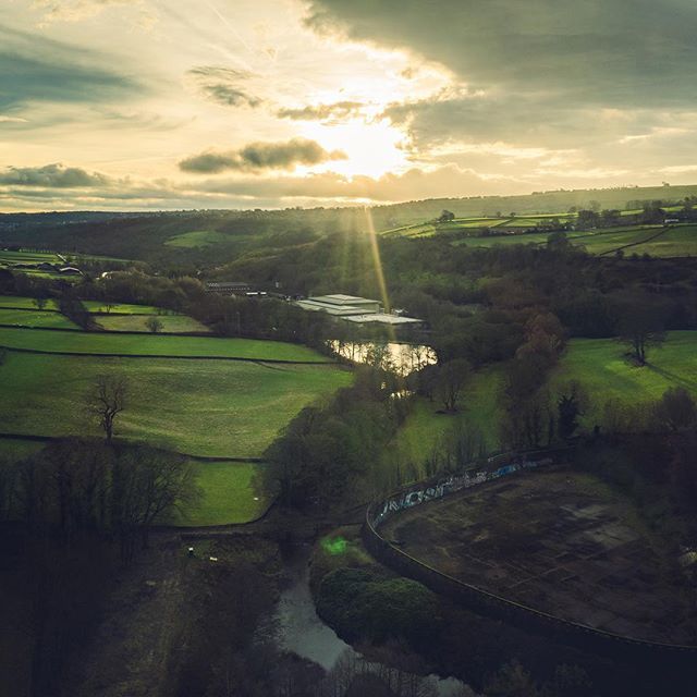 Nothing quite says Yorkshire, than a fresh risen sun over some rolling hills and an empty bowl full of graffiti 😂 proper character!! .
.
.
#englandsbigpicture #uk_shots #brilliantbritain #ig_britishisles #raw_uk #scenicbritain #britains_talent  #engl… bit.ly/2LVurF0