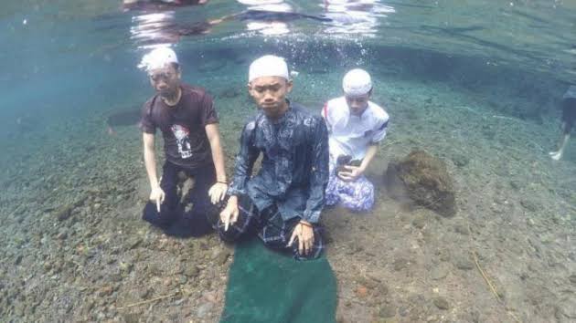 Cosmiccdust's tweet image. What's your excuse?