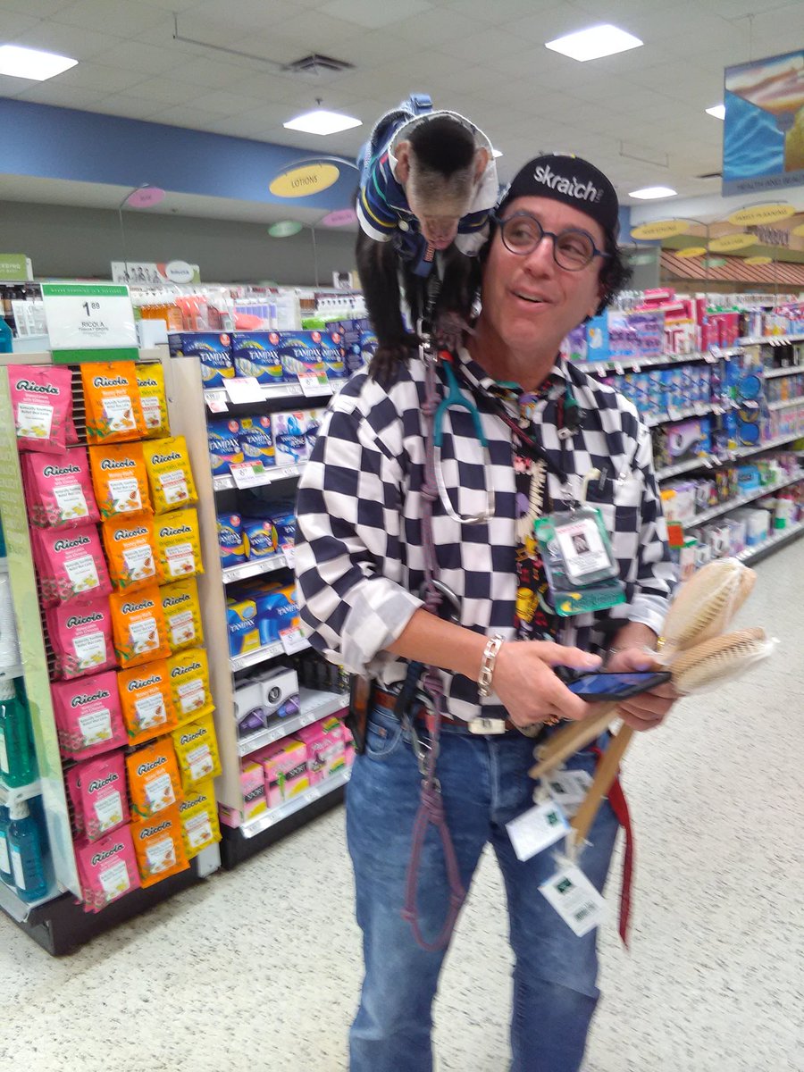 severeconservat's tweet photo. So this just happened to me at my local Publix. My Grandma always said if you live long enough you'll see everything. This is gonna be tough to top. I also found out I'm allergic to monkey's. What a country. #wildlife #monkeyshines2019 #monkeysuncle #monkeyonmyback #pets https://t.co/5uuNG2T2Zm