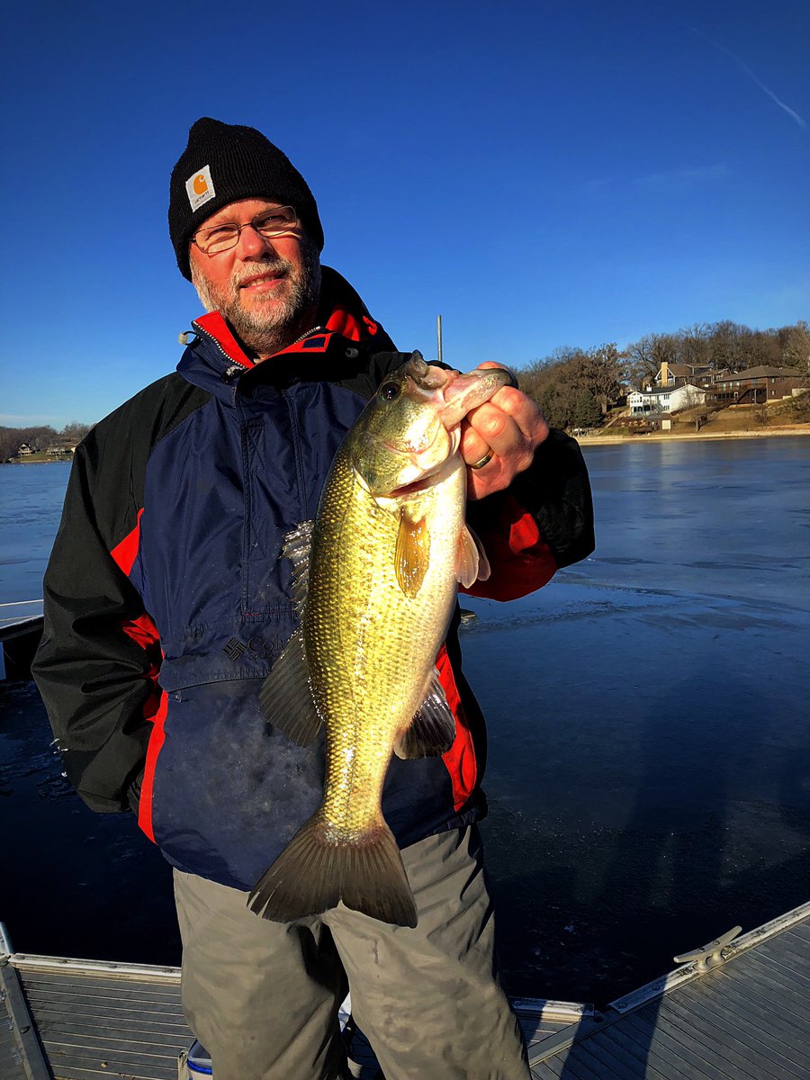 DuHawk_Fishing's tweet photo. Officers and DuHawk Fishing Club supporter Brian Ahlgrim caught these largemouth bass on tip ups. #ifishpro #duhawkfishing #largemouth #gooder https://t.co/4wHaYROzj5