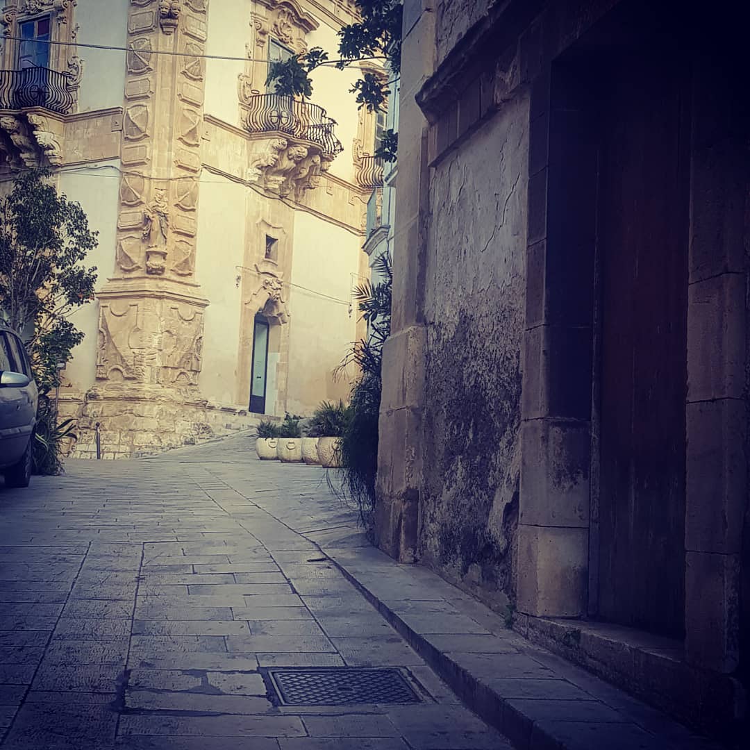 giulyv78's tweet photo. Palazzo Beneventano scicli https://t.co/gsel4MsRIc
