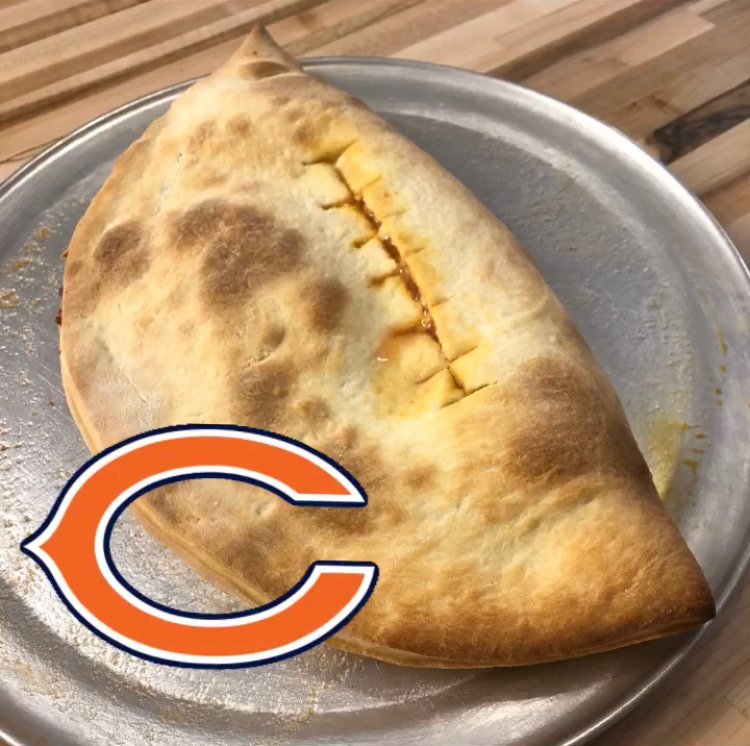 Go Bears!!  Get your giant football shaped Panzerotti only at <a href="/thelittlemeatb1/">thelittlemeatball</a> 🐻🏈.                       
#chicagobears #chicago #lincolnpark #lakeview #rivernorth #chicagopizza #chicagofood