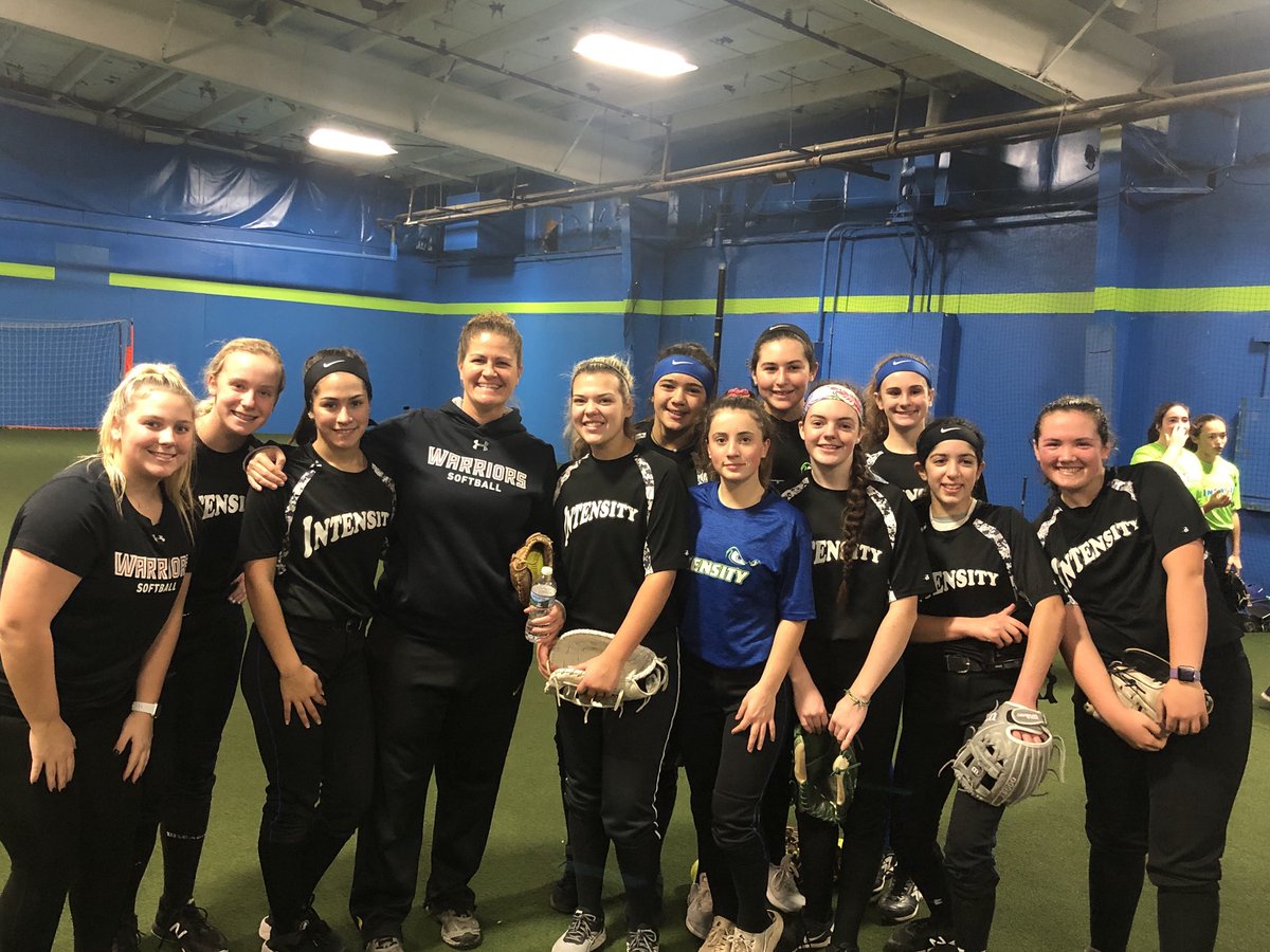 ESUSoftball's tweet photo. Sunday lovin’ in New Jersey, literally an “Intensity” kind of day...morning until the sun goes down! #ESUInTheHouse #TheyStillSmilingAfterWorkouts #100KidsLater #ImStillSmiling https://t.co/2rWz0F9wOM
