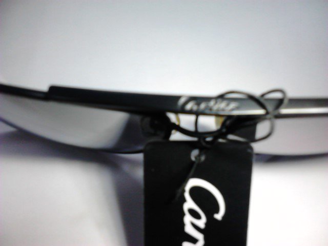 Cartier Sunglasses
نظارة كارتيير جديدة بالعلبة و الجراب و المنديل و وكيس جراب اضافى و كتالوج - ايطالى الصنع بسعر الجملة 
Made in Italy 
Price 350 EGP 
01225753218