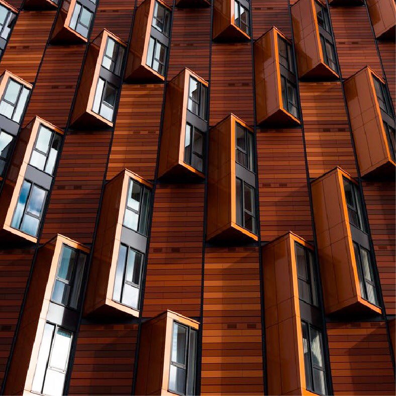 creativelemonsg's tweet photo. #DesignInspiration: A unique building with windows design at the side of it. Beautiful!

#creativelemonsg #designcompany #creativecompany #design #creative #singapore #graphicdesign https://t.co/afID0aIi7S