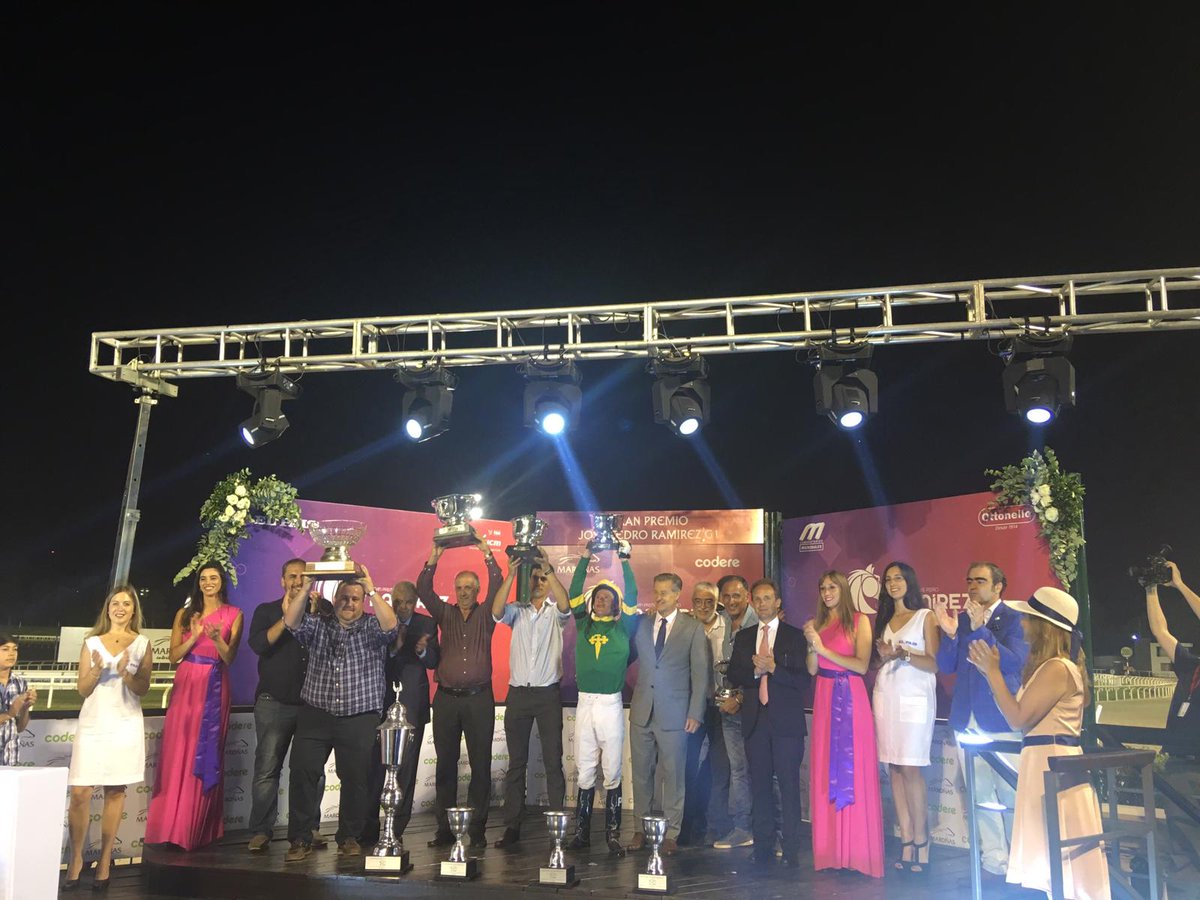 HipodromoUY's tweet photo. ¡Felicitamos con orgullo a First Thing, a su Jockey Pablo Rodriguez y a todo su stud, flamantes campeones del Gran Premio #Ramirez2019! 🏆🏇🏼 https://t.co/pxE8Ukoc6Z