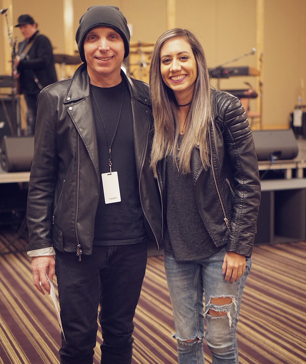 laribasilio's tweet photo. The Master! ✨🎸 #G4Experience https://t.co/ci38GDXevo