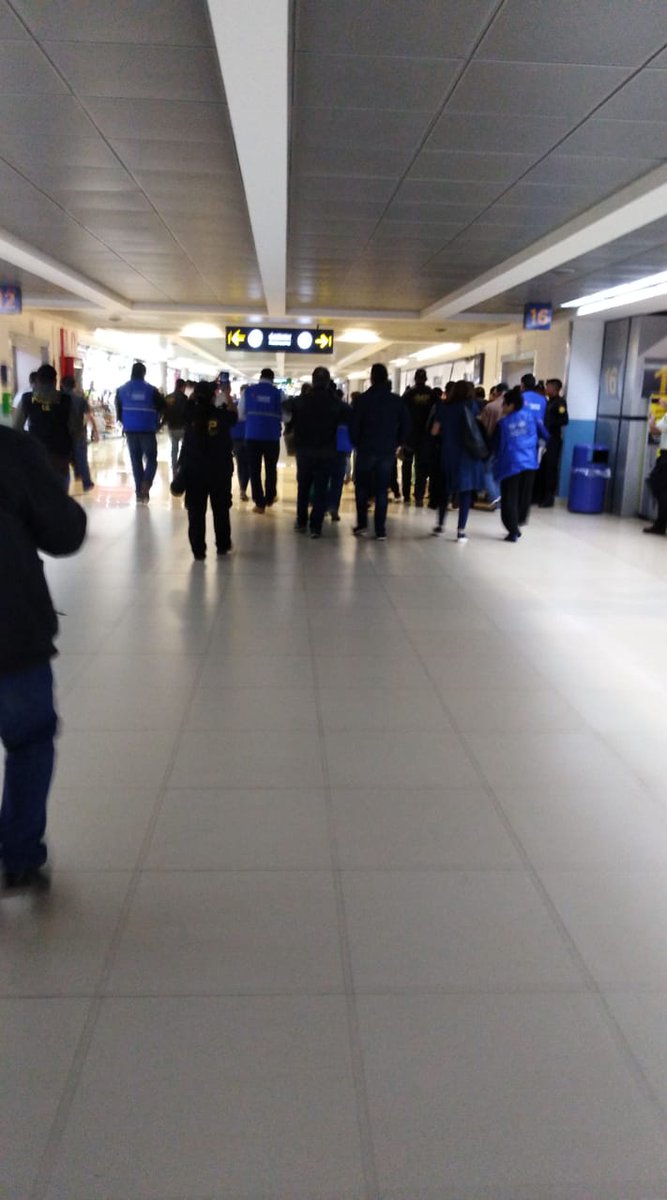 lahoragt's tweet photo. URGENTE: Autoridades migratorias permiten el ingreso al país del investigador de la CICIG, Yilen Osorio, tras resolución de la CC. https://t.co/PPsq5h4dNN