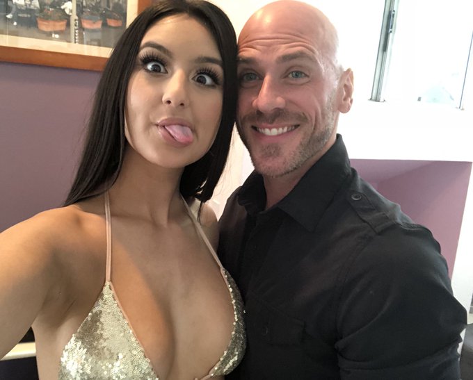 Today for I rubbed @JohnnySins head for good luck this New Year  @EvilAngelVideo 😛 https://t.co/HXMP<a class="tags" href="/tag/johnnysins">@johnnysins</a>