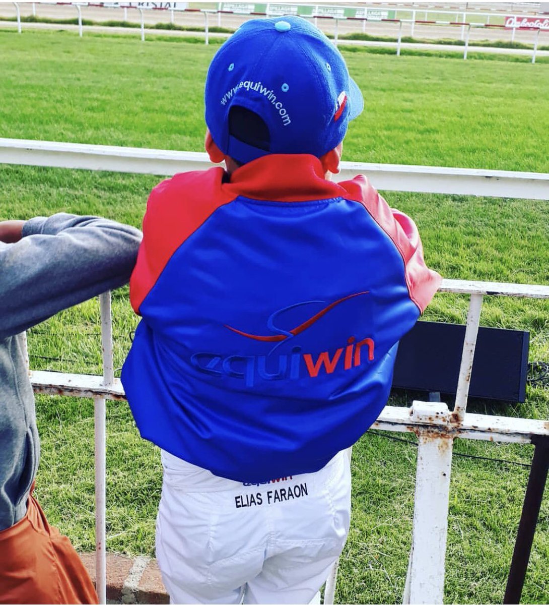 equiwin's tweet photo. @jinete_elias.faraon desde los pies a la cabeza. #equiwin #hipismo #inspiracion #pensandoengrande #horseracing #post from #Instagram https://t.co/zDWvj0nIUU