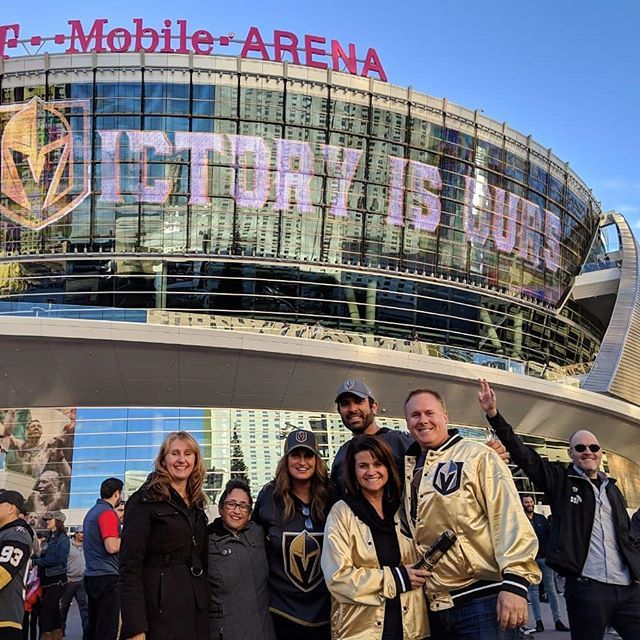 MicheleAloe's tweet photo. Great day off family and friends. Getting to see family from Montreal is the best! Sharing a Golden knights game together priceless. 🏒#aloefun #vegasborn https://t.co/LLAZT0XJpi