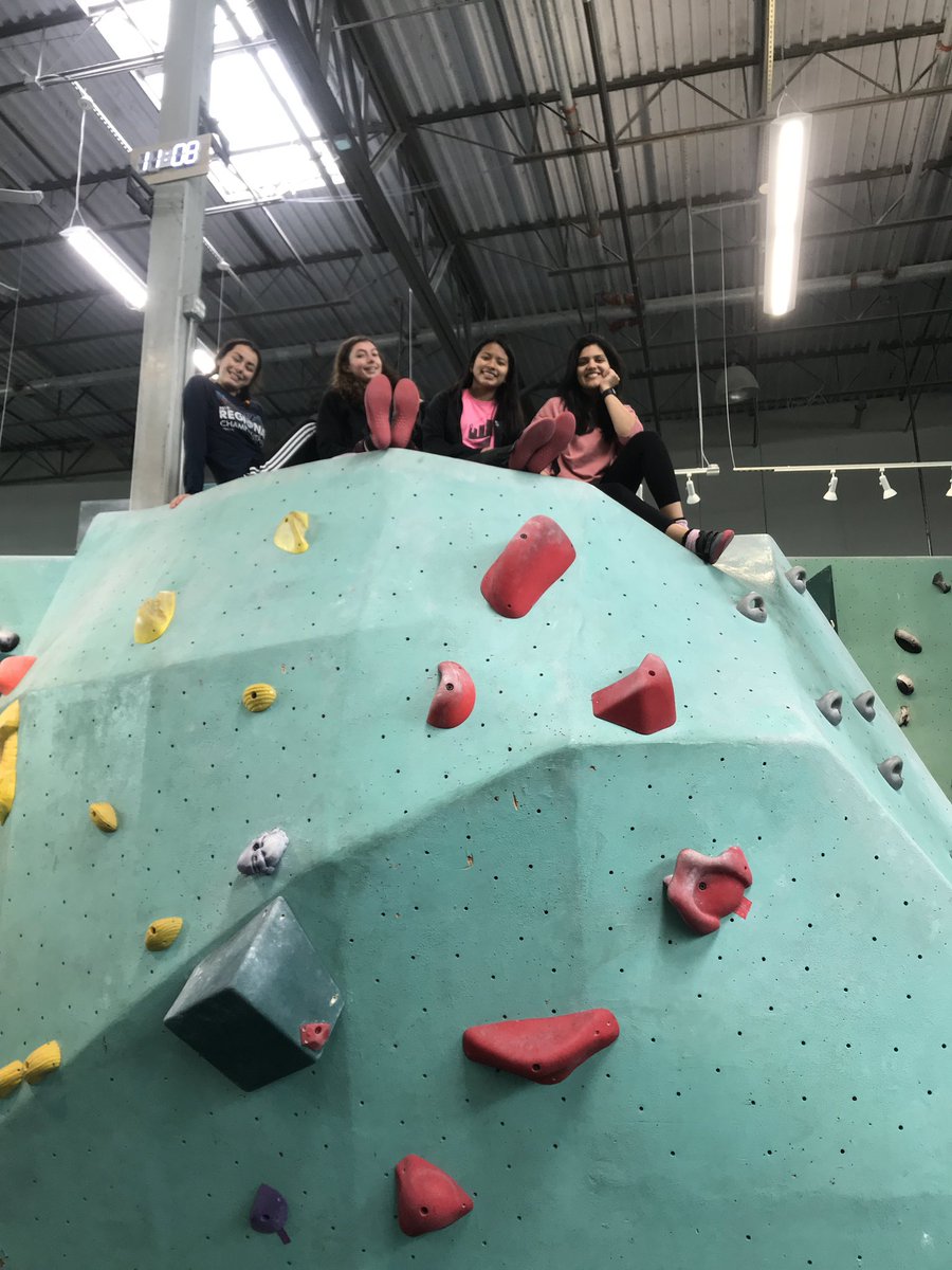 _mar_lene's tweet photo. I’m still kind of sore from #intersession2019 🤭 however I wouldn’t trade it for the world 💕 we rock climber, did yoga, participated in a barre class and had some healthy eating 🙆🏽‍♀️🤸🏽‍♂️🥑 thank you @AnnRichardsStar @AnnRichardsSF 🎉 https://t.co/MgYDvIyqPO